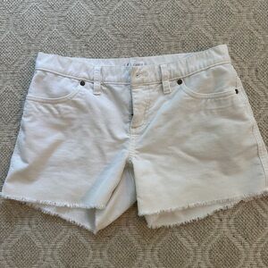 Carve designs - Oahu shorts, white corduroy. size 2
